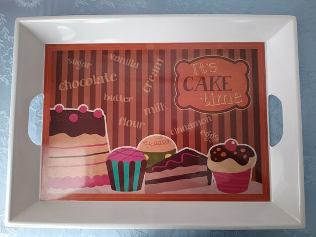 Vassoi per servire cibo nuovi