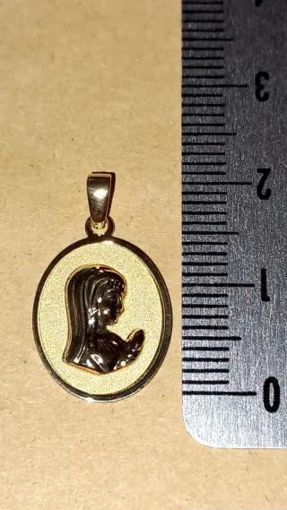 Medalla Virgen Niña Oro 18K 750 MLS