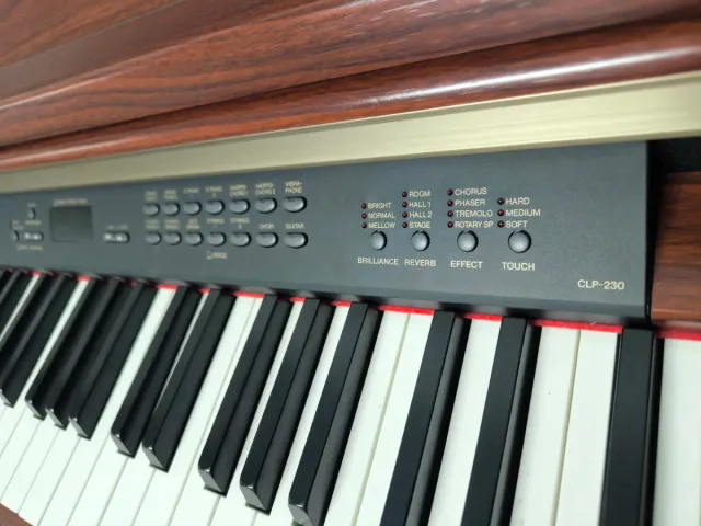 Yamaha Clavinova CLP 230 Piano Digital
