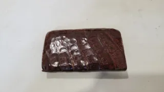 Monedero vintage piel recreacion cocodrilo marrón
