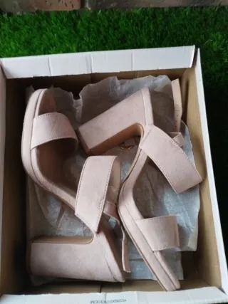 Zapatos de tacón ante rosa