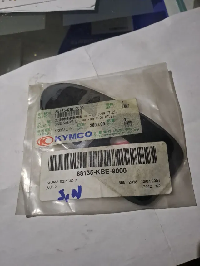 Base Goma Espejo Izq KYMCO Dink 50cc