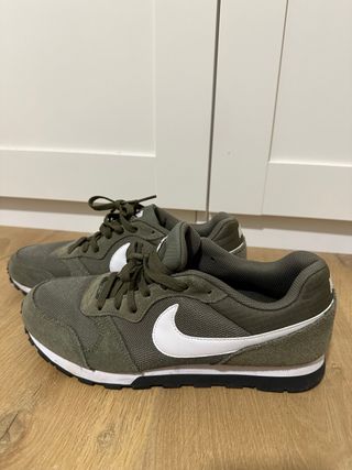 Zapatillas Nike Verdes y Blancas