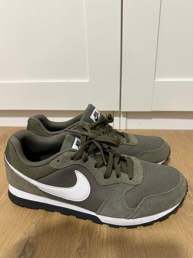 Zapatillas Nike Verdes y Blancas