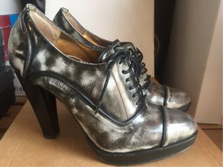 Zapatos de piel tacón y cordones