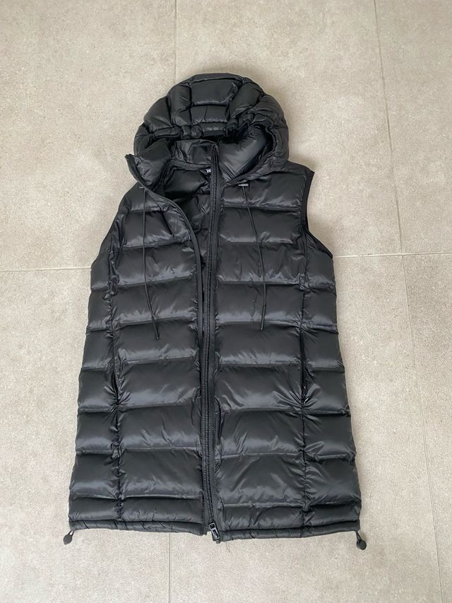 Chaleco largo acolchado Zara capucha Talla XS