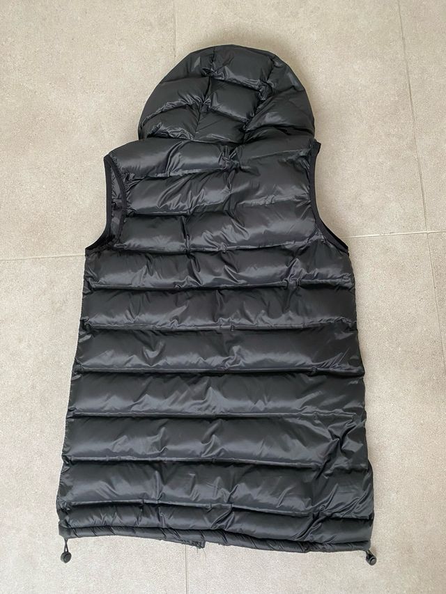 Chaleco largo acolchado Zara capucha Talla XS