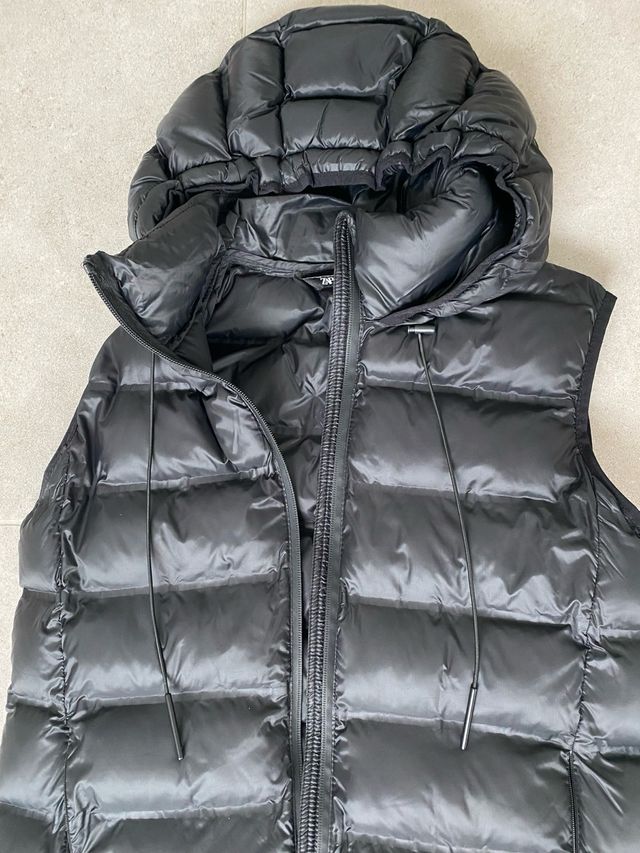 Chaleco largo acolchado Zara capucha Talla XS