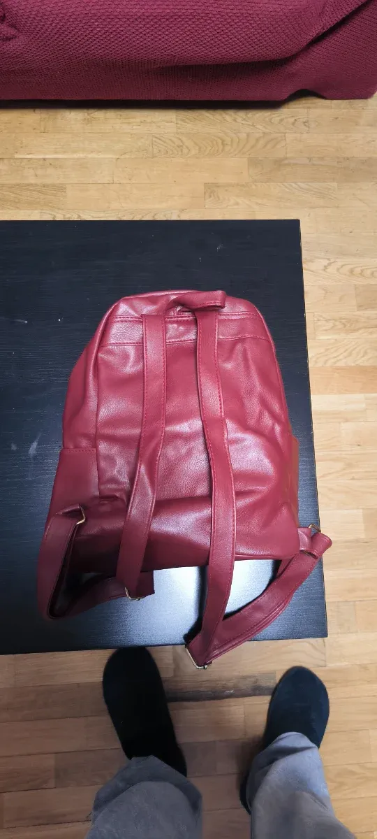 Mochila de cuero burdeos