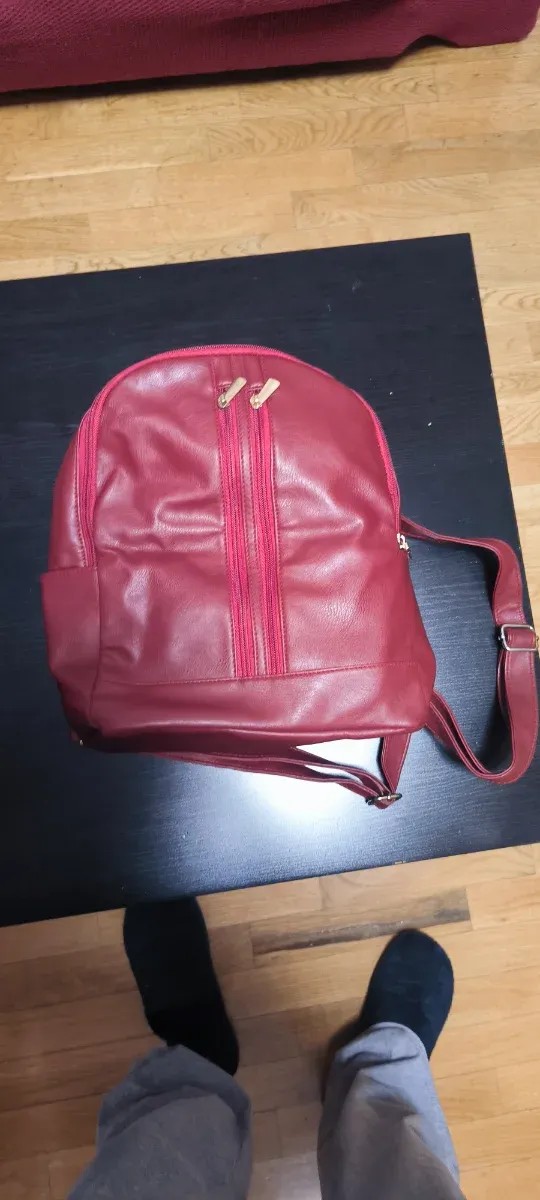 Mochila de cuero burdeos