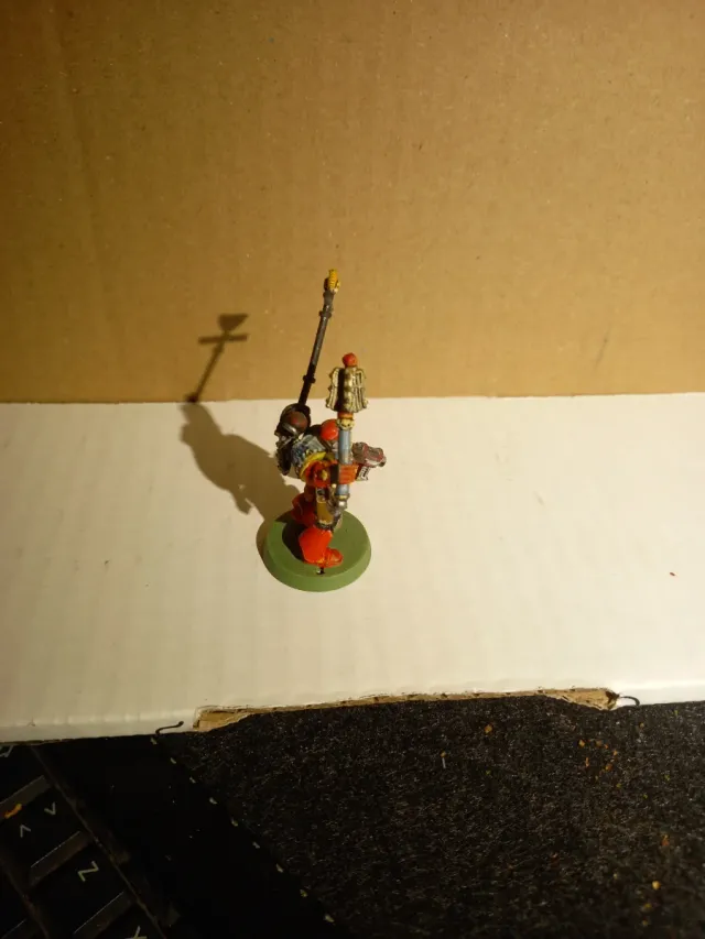 Miniatura Capellan Warhammer 40k