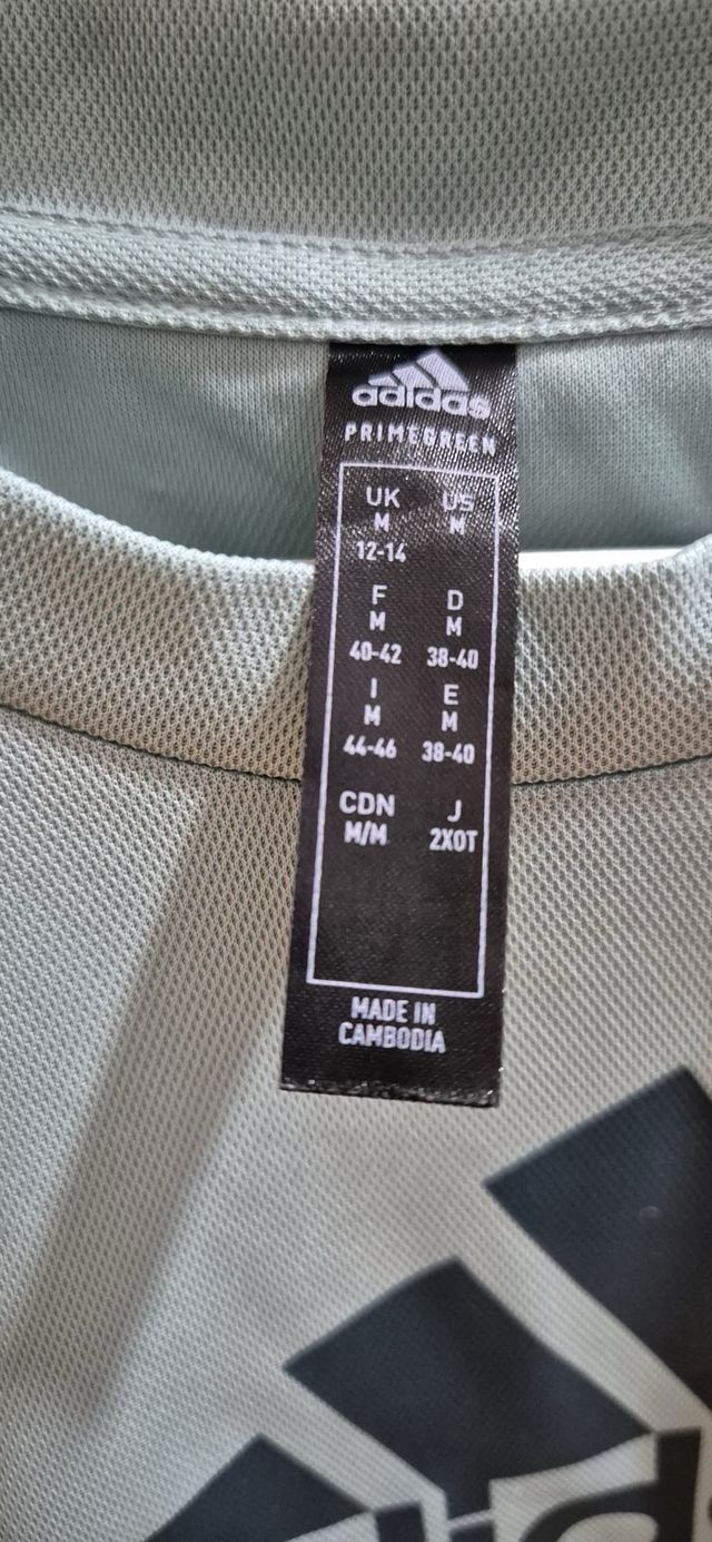 Camiseta deportiva Adidas verde