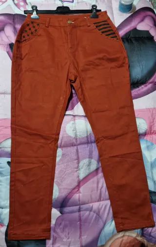 Pantaloni donna rossi con stelle e righe