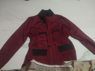 Américana de color granate y negro unise