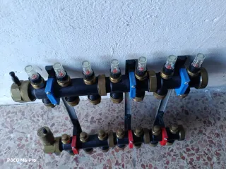 Colector suelo radiante 7 bocas 16mm