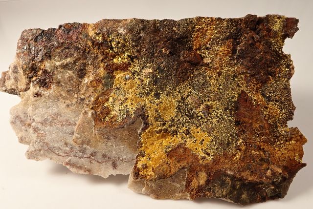 Cacoxeno Mineral
