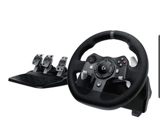 Volante e pedali Logitech Driving Force per simulazione di corse compatibili con Xbox e PC