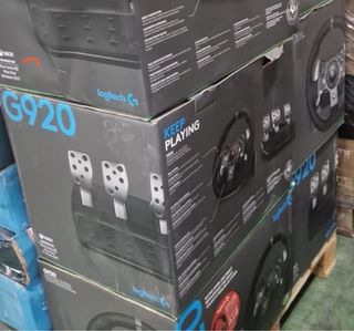 Volante e pedali Logitech Driving Force per simulazione di corse compatibili con Xbox e PC