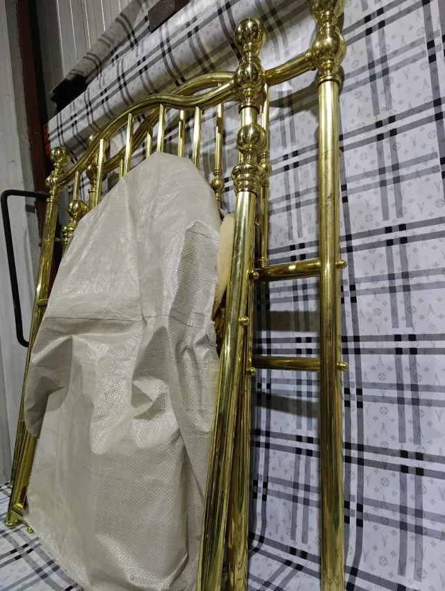 Conjunto latón: 2 cabeceros y espejo