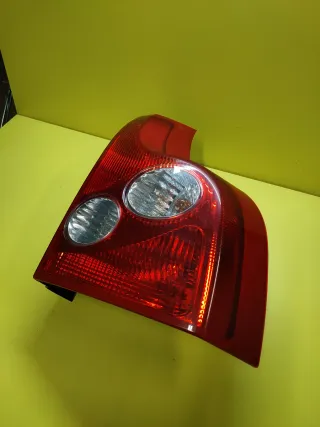 PILOTO TRASERO DERECHO VOLVO XC90 XC-90