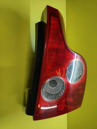 PILOTO TRASERO DERECHO VOLVO XC90 XC-90