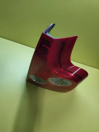 PILOTO TRASERO DERECHO VOLVO XC90 XC-90