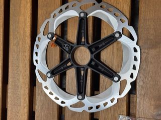 Disco Shimano Deore XT EM-810 203 Centerlock Nuevo