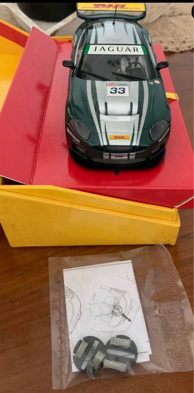 Coche de scalextric Jaguar XKR GT3.