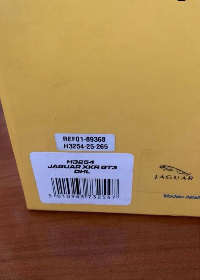 Coche de scalextric Jaguar XKR GT3.