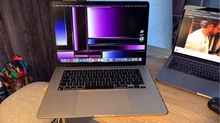 MacBook 15 M2 8GB RAM 256GB - Perfecto Estado