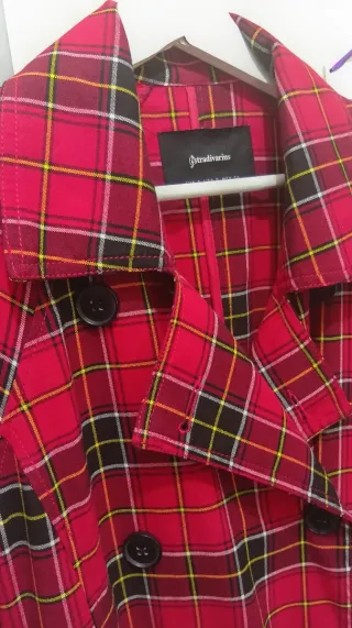 Gabardina cuadros oversize Stradivarius Talla S