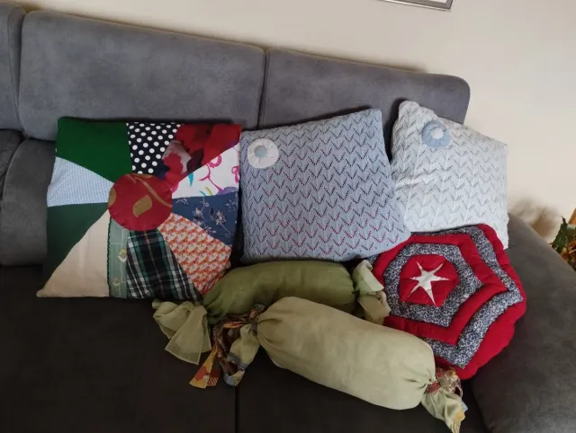 Solo está semana. 6 cojines decorativos. 15€