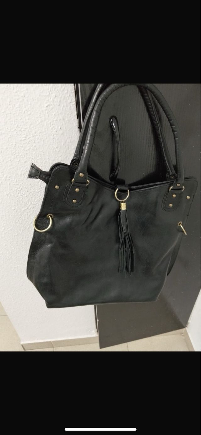 Bolso de piel negro