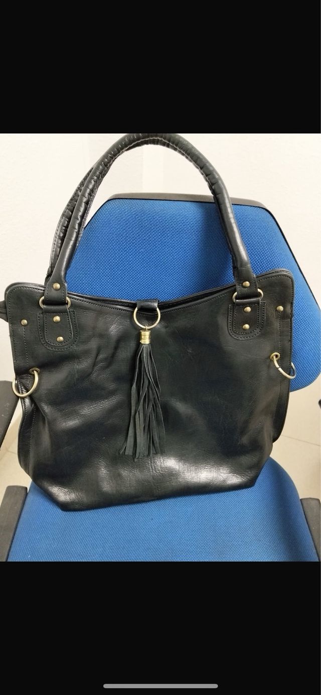 Bolso de piel negro
