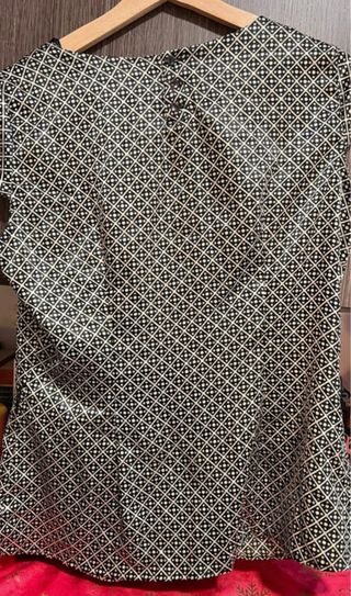 Blusa de raso estampada