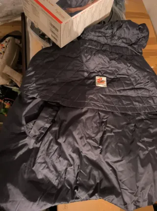 Mochila Ergobaby Omni Breeze + Funda Impermeable