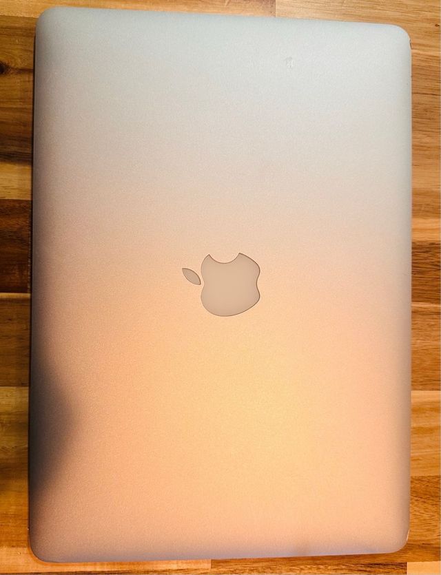 Mac book air 2017 , muy buen estado