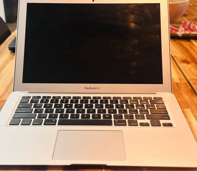 Mac book air 2017 , muy buen estado