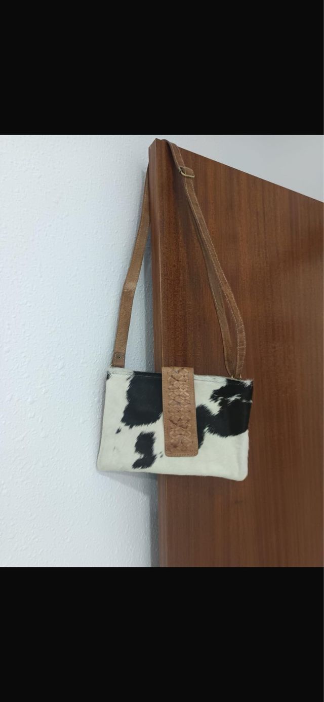 Bolso de piel blanco y negro