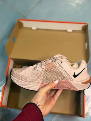 Nike Metcon 10 per CrossFit oro/rosa