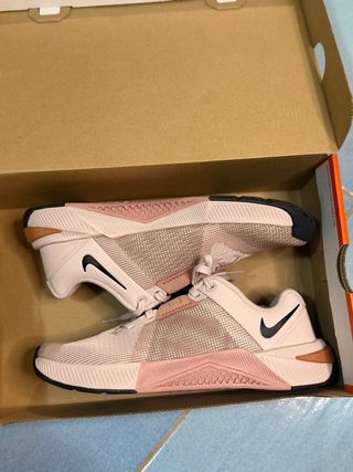 Nike Metcon 10 per CrossFit oro/rosa
