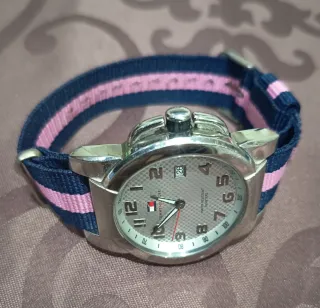 Reloj Tommy Hilfiger Plateado.