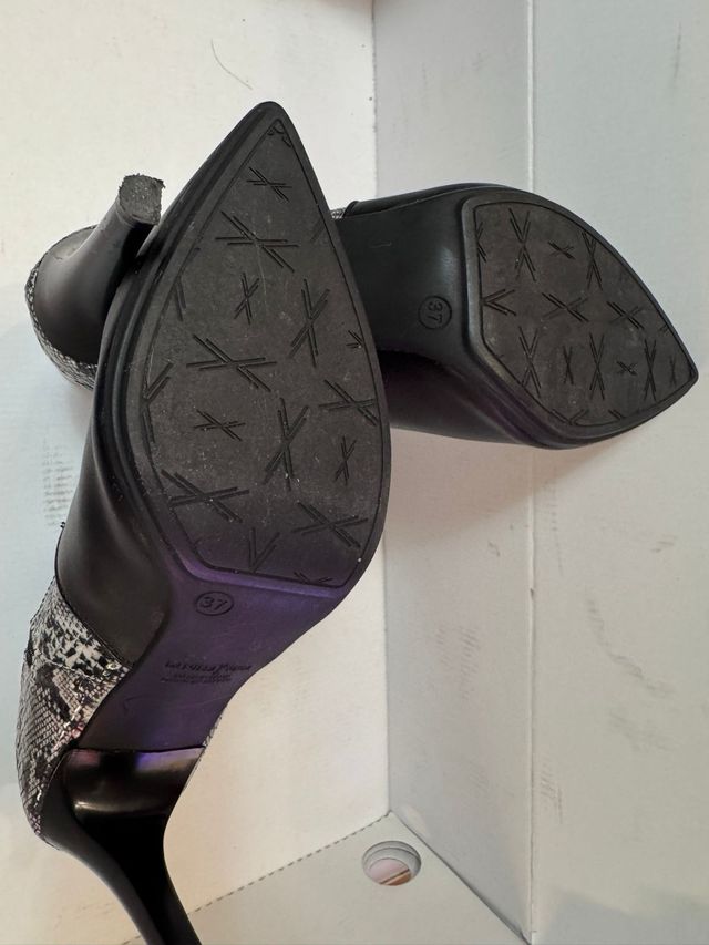 Botas tacón estampado serpiente