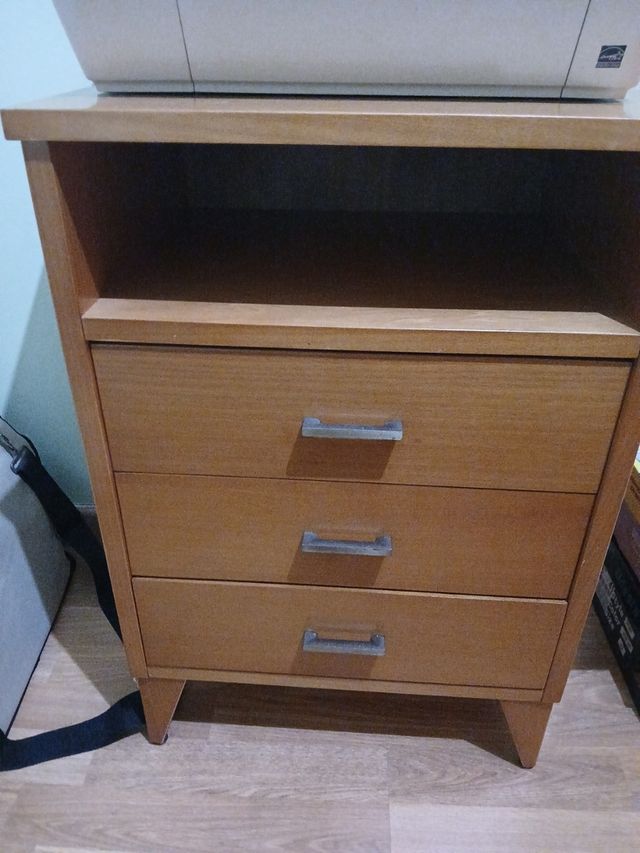 Mesilla auxiliar de madera con cajones