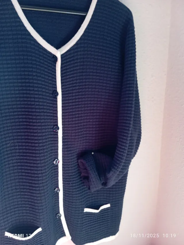 Chaqueta de punto con botones