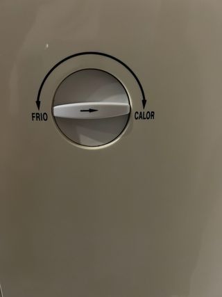 aire acondicionado ,calefactor,beige con ruedas