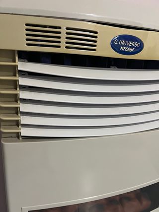 aire acondicionado ,calefactor,beige con ruedas