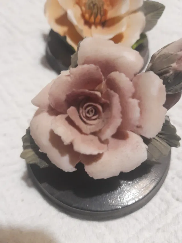 Flores de porcelana decorativas