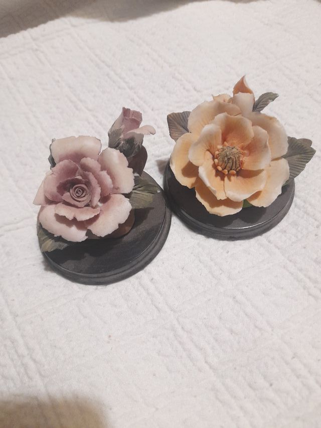 Flores de porcelana decorativas