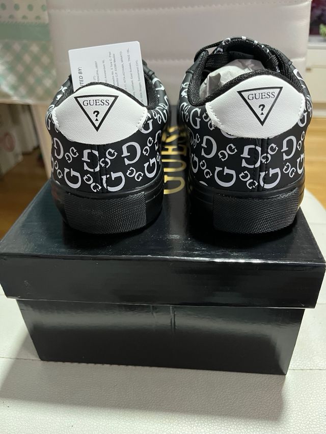 Deportivas Guess T36/37 Negro/Blanco Nuevas